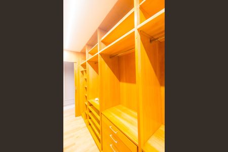 Apartamento à venda com 296m², 3 quartos e 3 vagasCloset da suíte