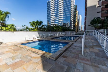 Apartamento à venda com 296m², 3 quartos e 3 vagasPiscina