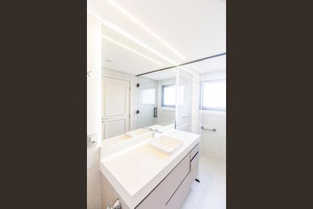 Apartamento à venda com 296m², 3 quartos e 3 vagasBanheiro da Suíte