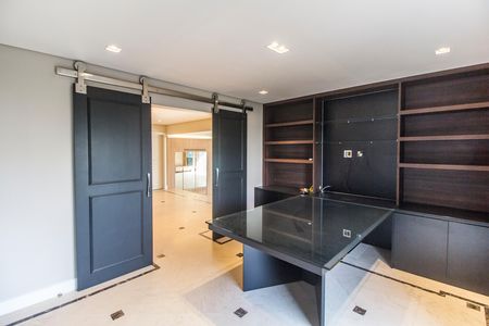 Apartamento à venda com 296m², 3 quartos e 3 vagasEscritório