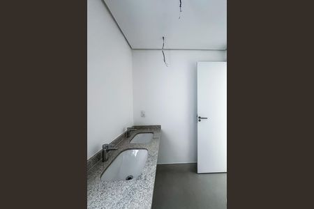 Apartamento à venda com 155m², 3 quartos e 4 vagas Apartamento à venda com 155m², 3 quartos e 4 vagasBanheiro da Suíte 1