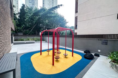 Apartamento à venda com 155m², 3 quartos e 4 vagas Apartamento à venda com 155m², 3 quartos e 4 vagasPlayground