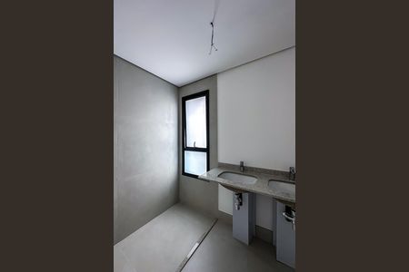 Apartamento à venda com 155m², 3 quartos e 4 vagas Apartamento à venda com 155m², 3 quartos e 4 vagasBanheiro da Suíte 1