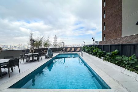Apartamento à venda com 155m², 3 quartos e 4 vagas Apartamento à venda com 155m², 3 quartos e 4 vagasPiscina