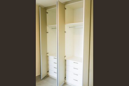Studio à venda com 44m², 1 quarto e 1 vaga Studio à venda com 44m², 1 quarto e 1 vagaQuarto
