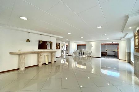 Apartamento à venda com 128m², 3 quartos e 1 vaga Apartamento à venda com 128m², 3 quartos e 1 vagaÁrea comum - Salão de festas