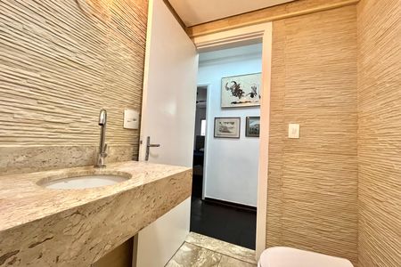 Apartamento à venda com 128m², 3 quartos e 1 vaga Apartamento à venda com 128m², 3 quartos e 1 vagaBanheiro 1