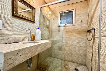 Apartamento à venda com 128m², 3 quartos e 1 vaga Apartamento à venda com 128m², 3 quartos e 1 vagaBanheiro 2