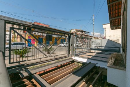 Casa para alugar com 3 quartos, 99m² em Heliópolis, Belo Horizonte
