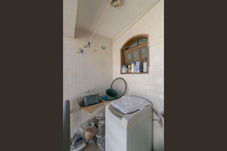 Casa para alugar com 3 quartos, 99m² em Heliópolis, Belo Horizonte