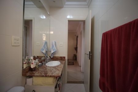 Casa para alugar com 170m², 3 quartos e 3 vagasBanheiro Social