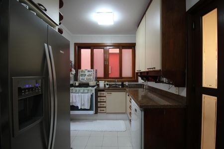 Casa para alugar com 170m², 3 quartos e 3 vagasCozinha