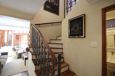 Casa para alugar com 170m², 3 quartos e 3 vagasHall das Escadas Inferior
