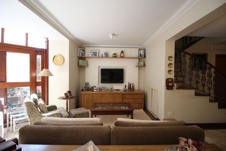 Sala de TV de casa para alugar com 3 quartos, 170m² em Jardim Ampliacao, São Paulo