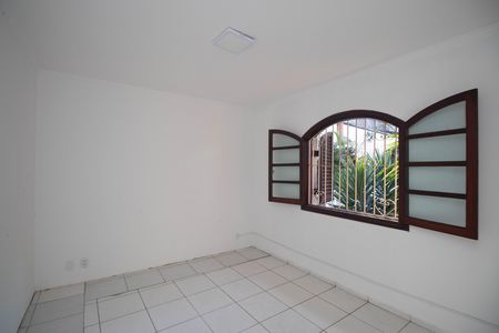 Casa à venda com 1200m², 4 quartos e 20 vagas Casa à venda com 1200m², 4 quartos e 20 vagasQuarto 1
