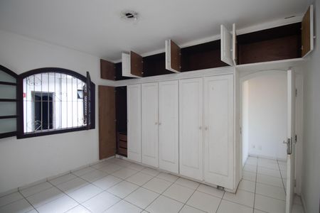 Casa à venda com 1200m², 4 quartos e 20 vagas Casa à venda com 1200m², 4 quartos e 20 vagasSuíte 2