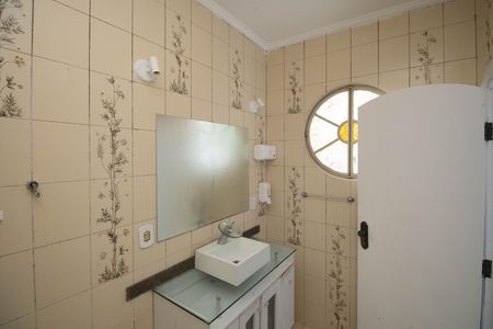 Casa à venda com 1200m², 4 quartos e 20 vagas Casa à venda com 1200m², 4 quartos e 20 vagasBanheiro da Suíte 2