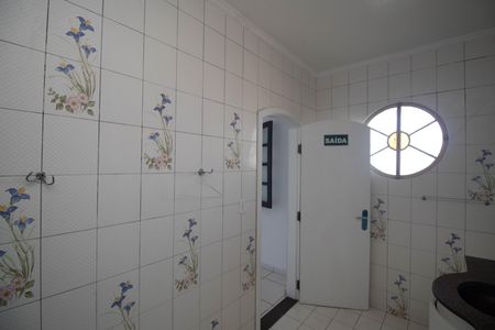 Casa à venda com 1200m², 4 quartos e 20 vagas Casa à venda com 1200m², 4 quartos e 20 vagasBnaheiro 3