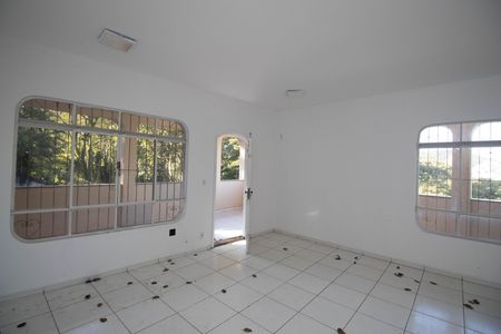 Casa à venda com 1200m², 4 quartos e 20 vagas Casa à venda com 1200m², 4 quartos e 20 vagasSala