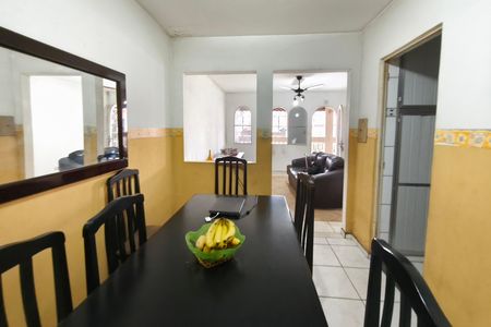 Casa à venda com 118m², 3 quartos e 2 vagas Casa à venda com 118m², 3 quartos e 2 vagasSala de Jantar