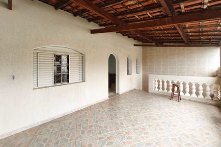 Casa à venda com 118m², 3 quartos e 2 vagas Casa à venda com 118m², 3 quartos e 2 vagasQuintal - Garagem
