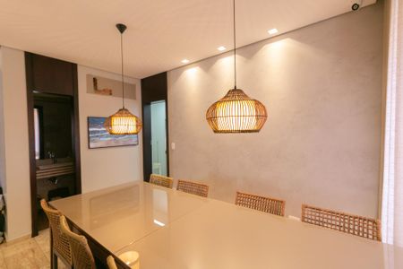 Apartamento à venda com 137m², 3 quartos e 2 vagas Apartamento à venda com 137m², 3 quartos e 2 vagasSala de jantar