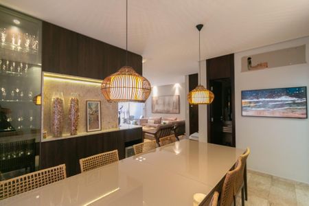 Apartamento à venda com 137m², 3 quartos e 2 vagas Apartamento à venda com 137m², 3 quartos e 2 vagasSala de jantar