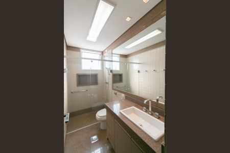 Apartamento à venda com 137m², 3 quartos e 2 vagas Apartamento à venda com 137m², 3 quartos e 2 vagasBanheiro social