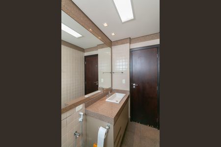 Apartamento à venda com 137m², 3 quartos e 2 vagas Apartamento à venda com 137m², 3 quartos e 2 vagasBanheiro social