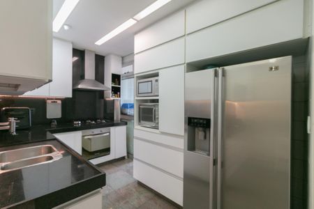 Apartamento à venda com 137m², 3 quartos e 2 vagas Apartamento à venda com 137m², 3 quartos e 2 vagasCozinha