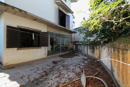 Casa de condomínio para alugar com 270m², 6 quartos e 4 vagasQuintal