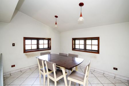 Casa de condomínio para alugar com 270m², 6 quartos e 4 vagasHall de Jogos