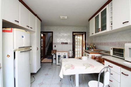 Casa de condomínio para alugar com 270m², 6 quartos e 4 vagasCozinha