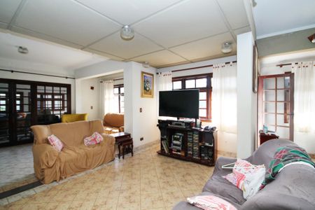Casa de condomínio para alugar com 270m², 6 quartos e 4 vagasSala de TV