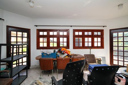 Casa de condomínio para alugar com 270m², 6 quartos e 4 vagasSala de Estar