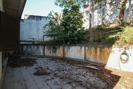 Casa de condomínio para alugar com 270m², 6 quartos e 4 vagasQuintal