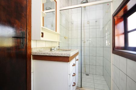 Casa de condomínio para alugar com 270m², 6 quartos e 4 vagasBanheiro Suíte 4