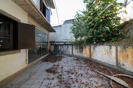 Casa de condomínio para alugar com 270m², 6 quartos e 4 vagasQuintal