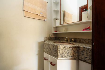 Casa de condomínio para alugar com 270m², 6 quartos e 4 vagasLavabo