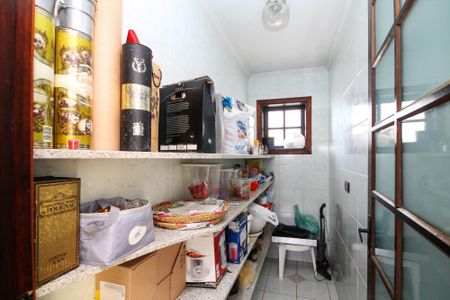 Casa de condomínio para alugar com 270m², 6 quartos e 4 vagasDespensa