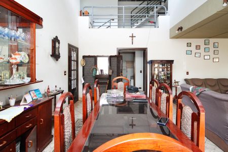 Casa de condomínio para alugar com 270m², 6 quartos e 4 vagasSala de Jantar