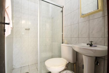 Casa de condomínio para alugar com 270m², 6 quartos e 4 vagasBanheiro de Serviço