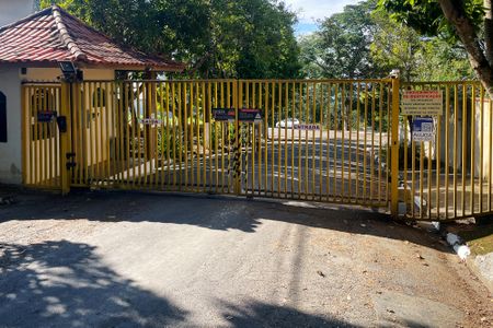 Casa de condomínio para alugar com 270m², 6 quartos e 4 vagasPlaca