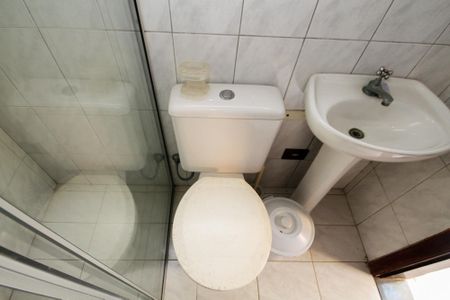 Casa de condomínio para alugar com 270m², 6 quartos e 4 vagasBanheiro de Serviço
