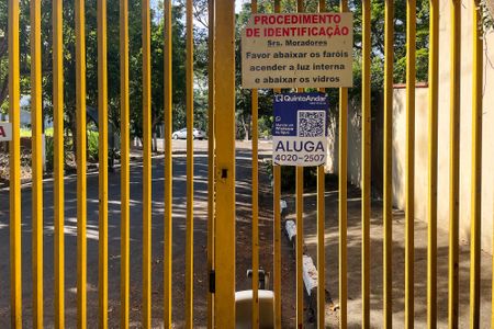 Casa de condomínio para alugar com 270m², 6 quartos e 4 vagasPlaca