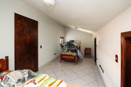 Casa de condomínio para alugar com 270m², 6 quartos e 4 vagasQuarto Sótão