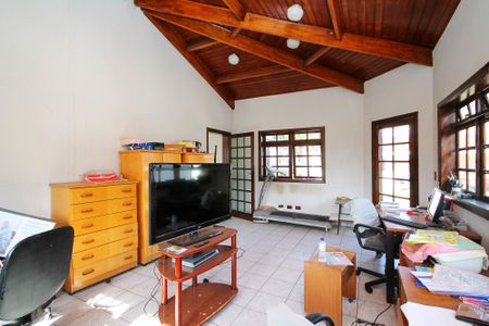Casa de condomínio para alugar com 270m², 6 quartos e 4 vagasEscritório