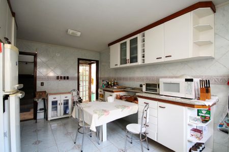 Casa de condomínio para alugar com 270m², 6 quartos e 4 vagasCozinha