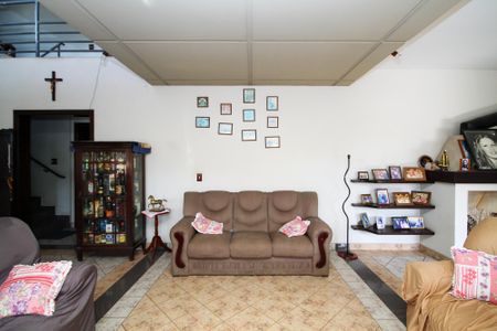 Casa de condomínio para alugar com 270m², 6 quartos e 4 vagasSala de TV