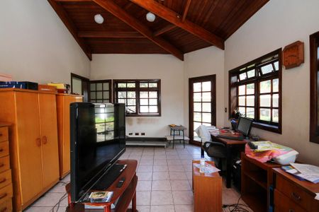 Casa de condomínio para alugar com 270m², 6 quartos e 4 vagasEscritório